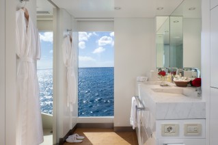 Motor yacht IDOL-  VIP Ensuite